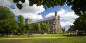 Winchester,Cathedral,On,A,Lovely,Summer,Day